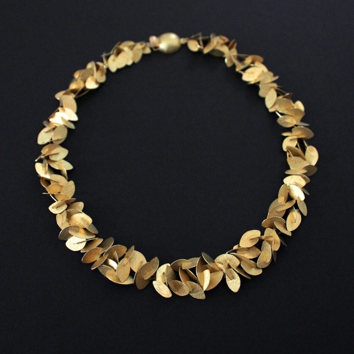 rustling necklace_black rustling necklace_black