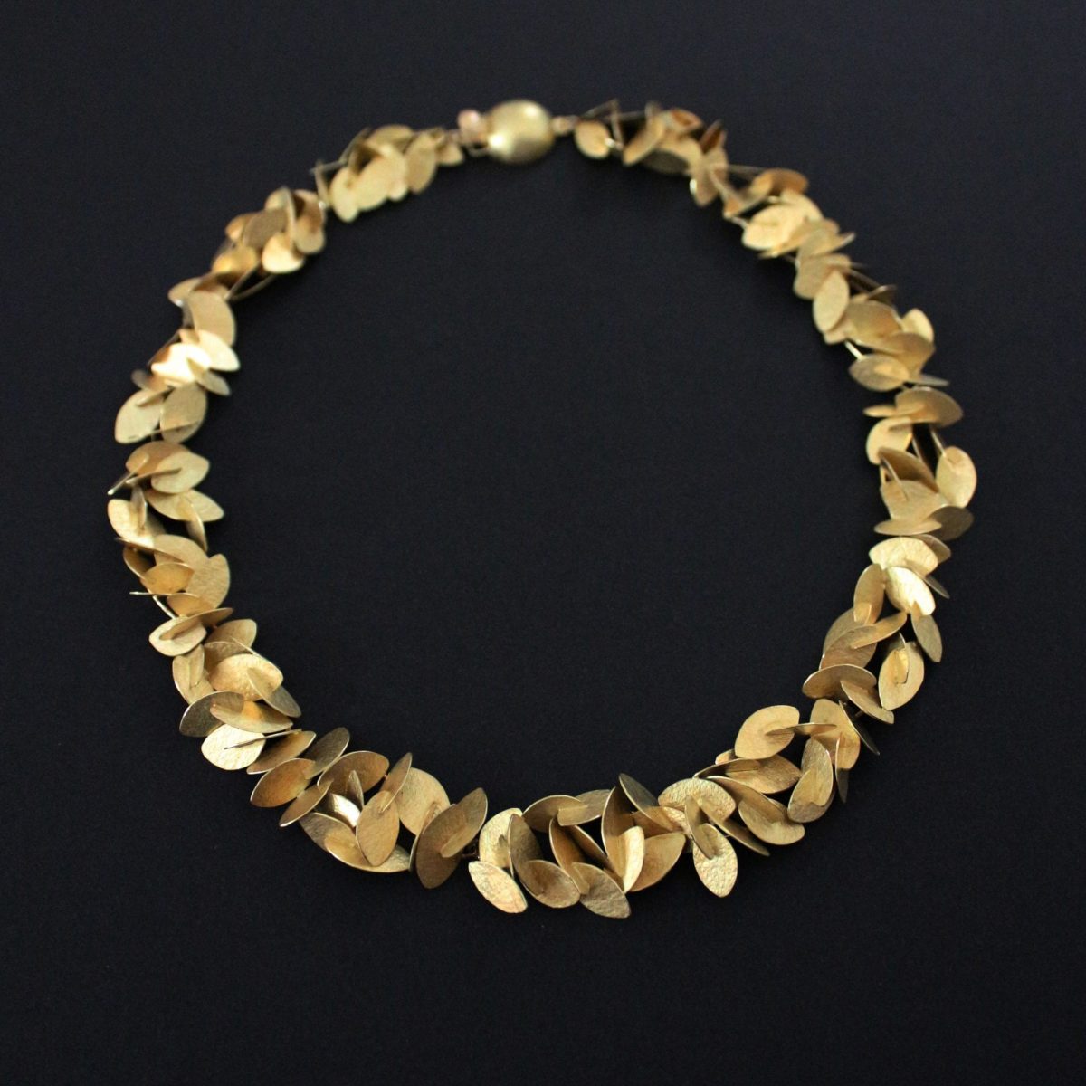 rustling necklace_black