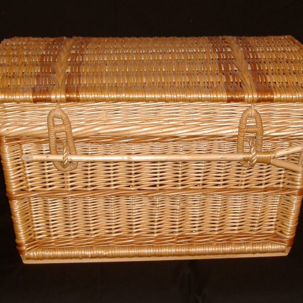 Swiss-style-rectangular-hamper-lid-closed