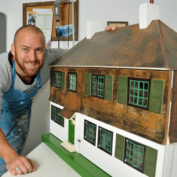 Trevor-Cain-dolls-house