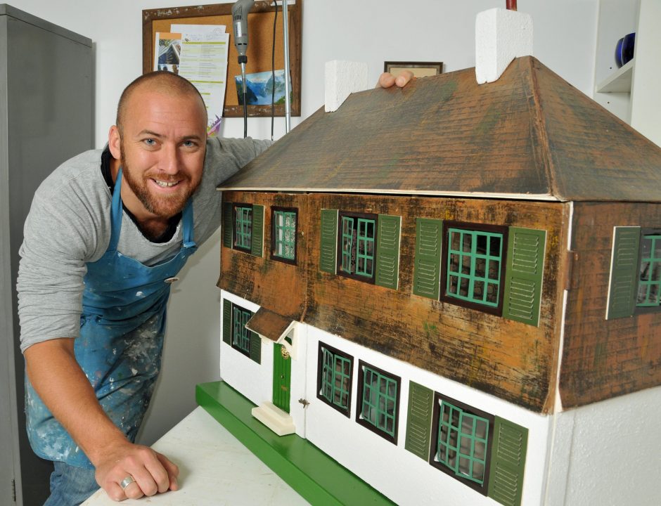 Trevor-Cain-dolls-house