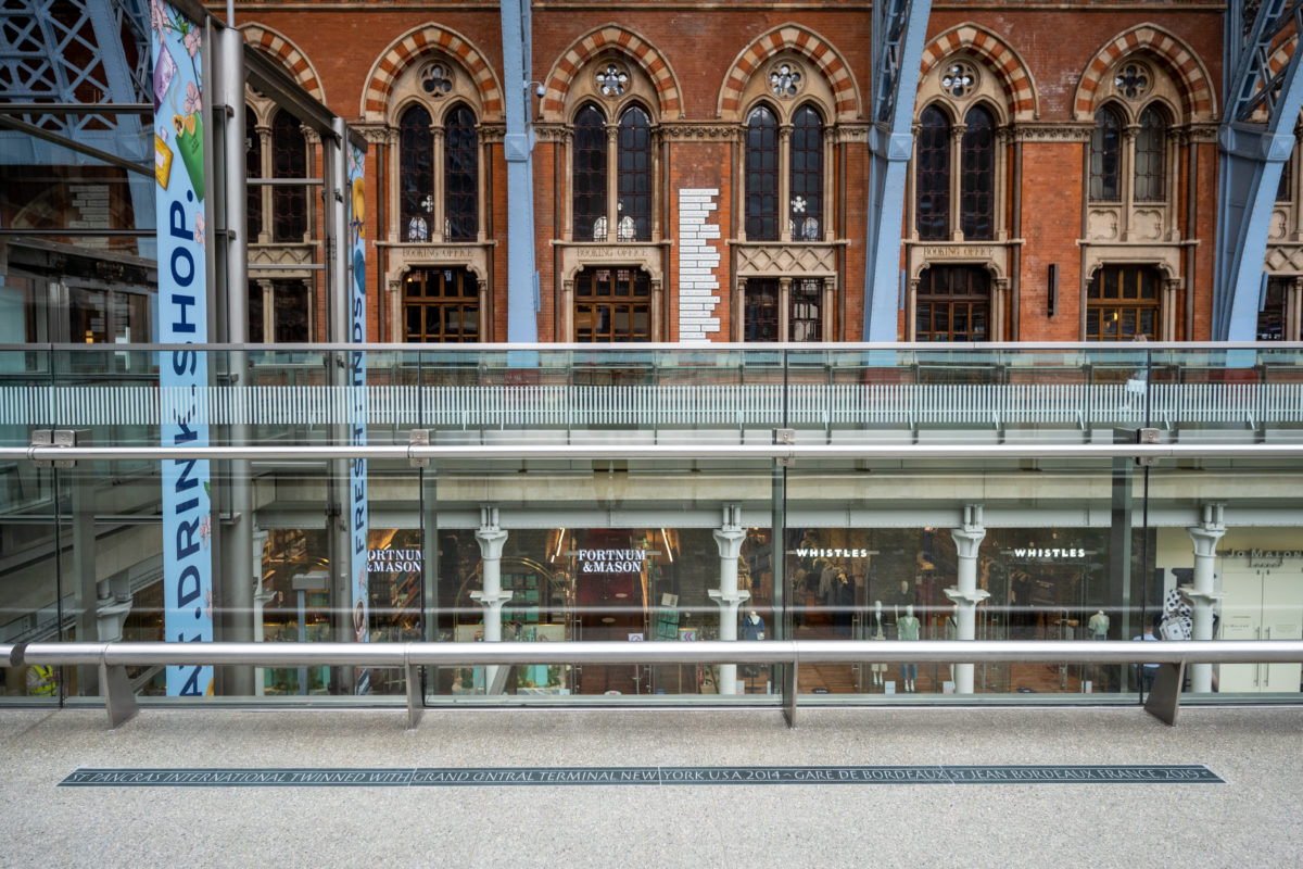 Twinning Plaque Unveiled at St Pancras International_002 (2)