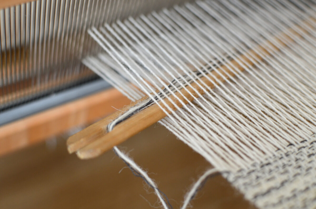 Learn To Make A Warp And Thread Up Your Table Loom with Laura Thomas - QEST