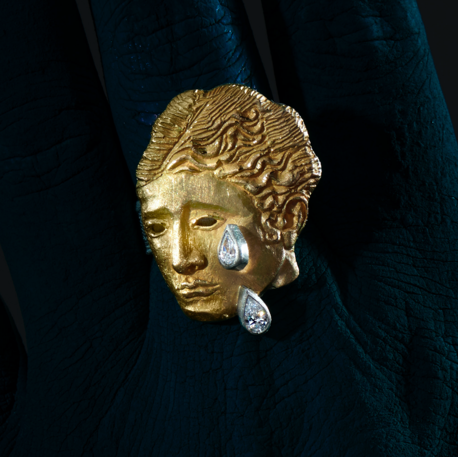 Joy Bonfield-Colombara
2022 QEST Tom Helme Scholar - Jewellery