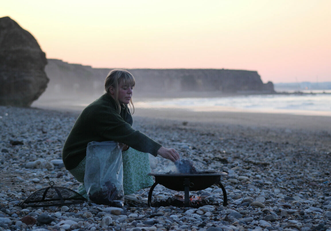Lulu Harrison_making glass from local sands, seaweed and fish bones, June 2023 (2)