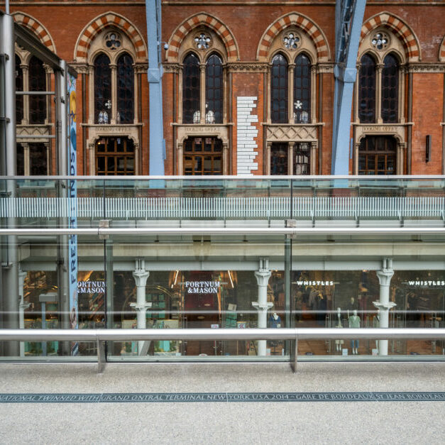 Twinning Plaque Unveiled at St Pancras International_002 (2)